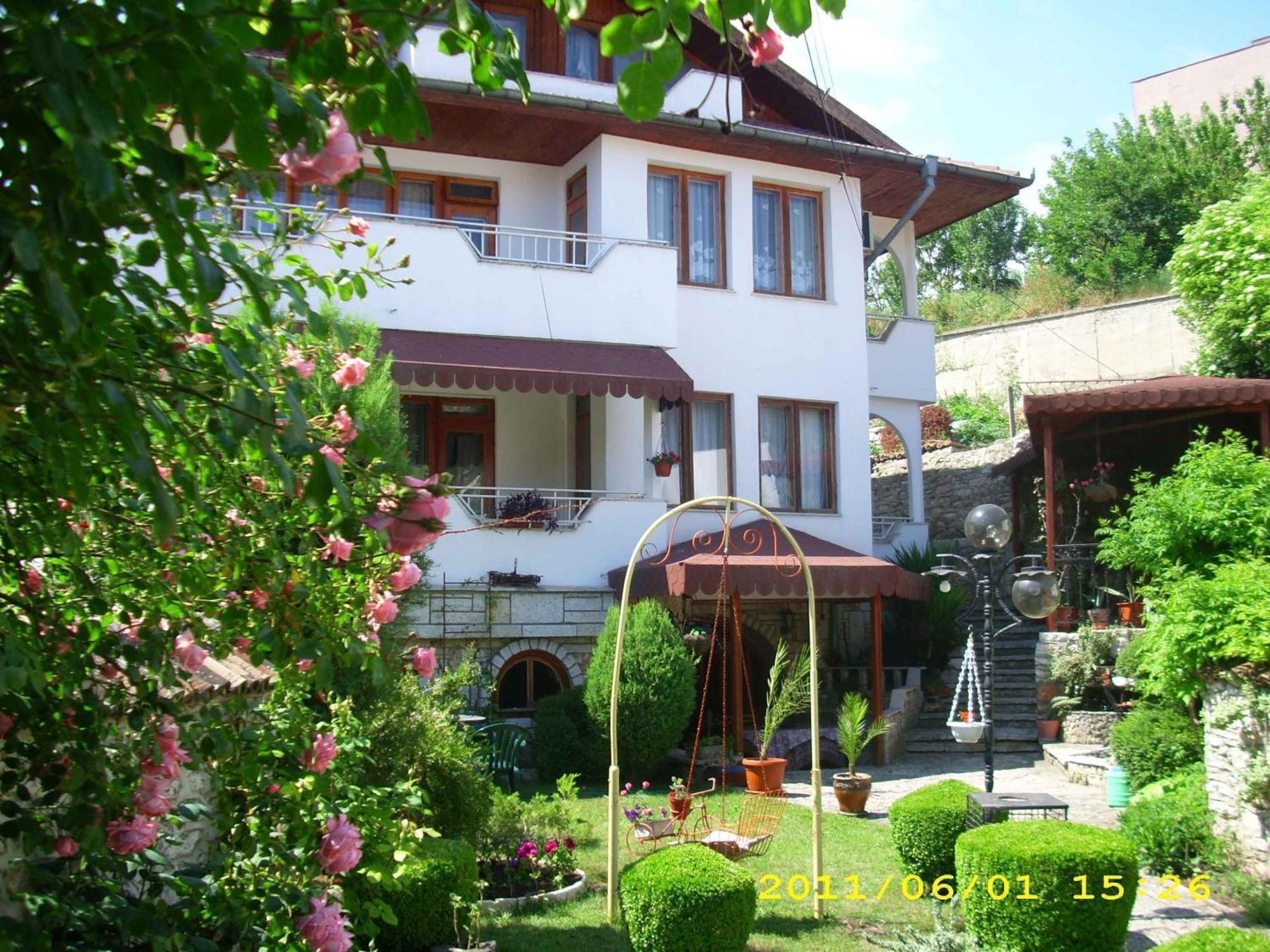 Guest House Villa Katty بالشيك المظهر الخارجي الصورة