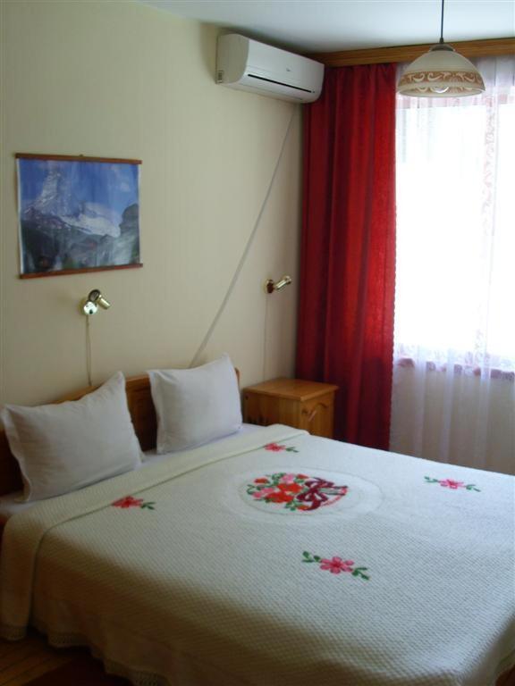 Guest House Villa Katty بالشيك المظهر الخارجي الصورة