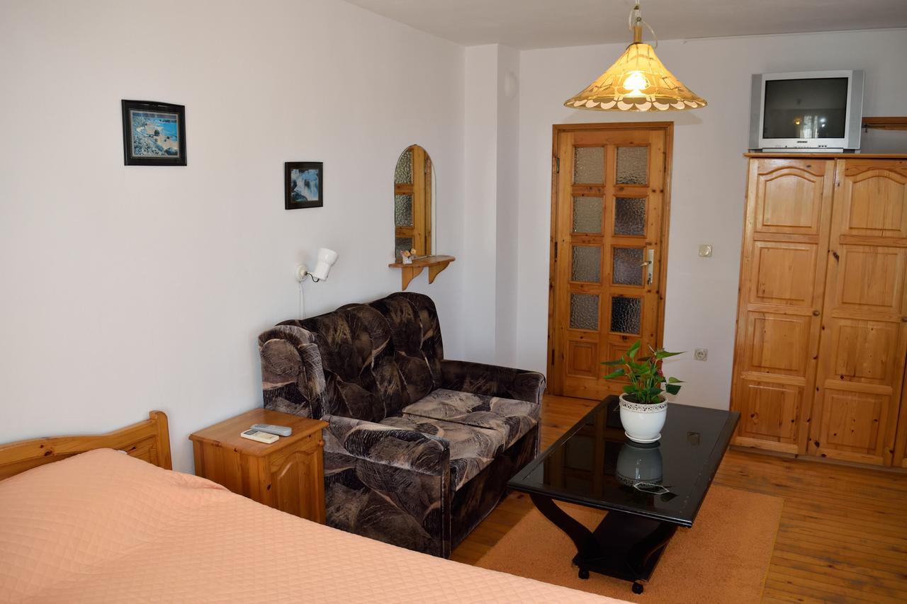 Guest House Villa Katty بالشيك المظهر الخارجي الصورة