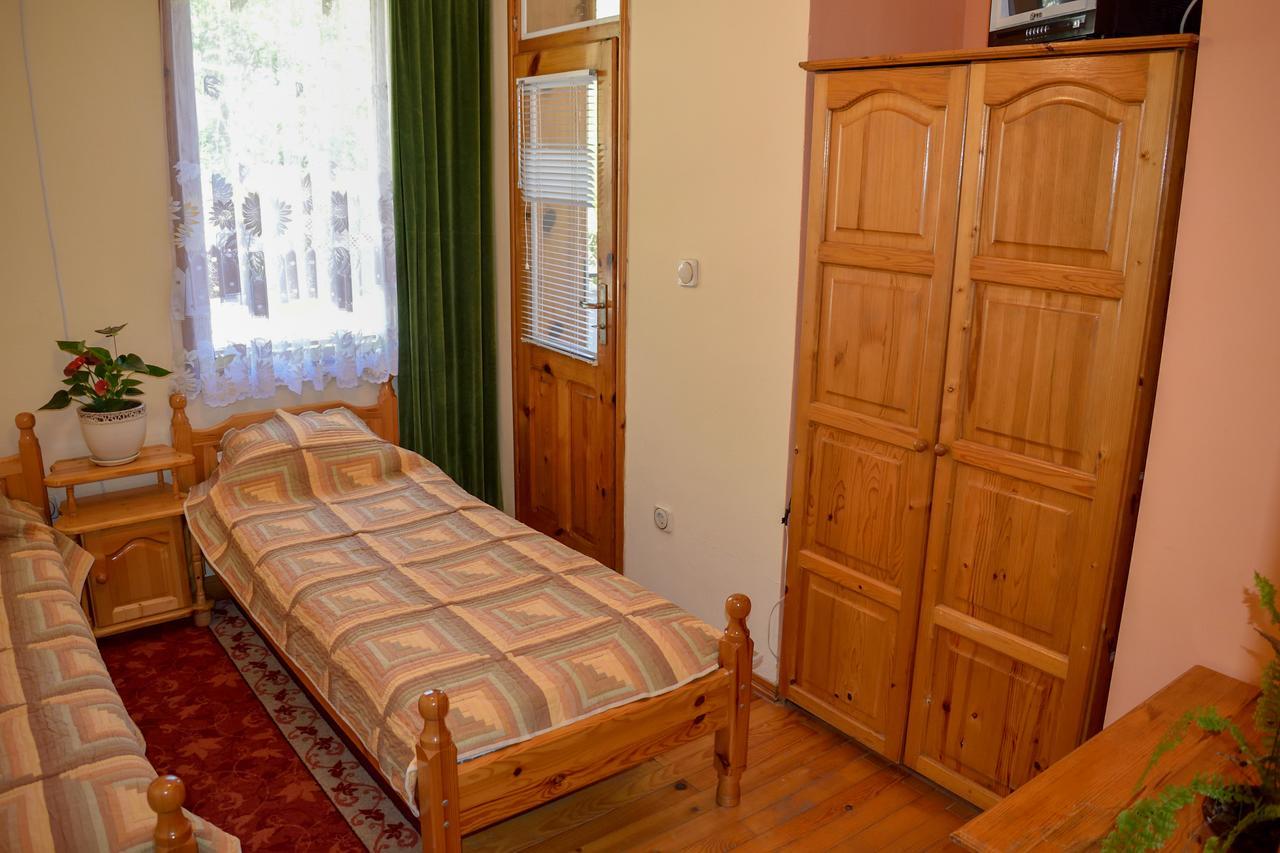 Guest House Villa Katty بالشيك المظهر الخارجي الصورة