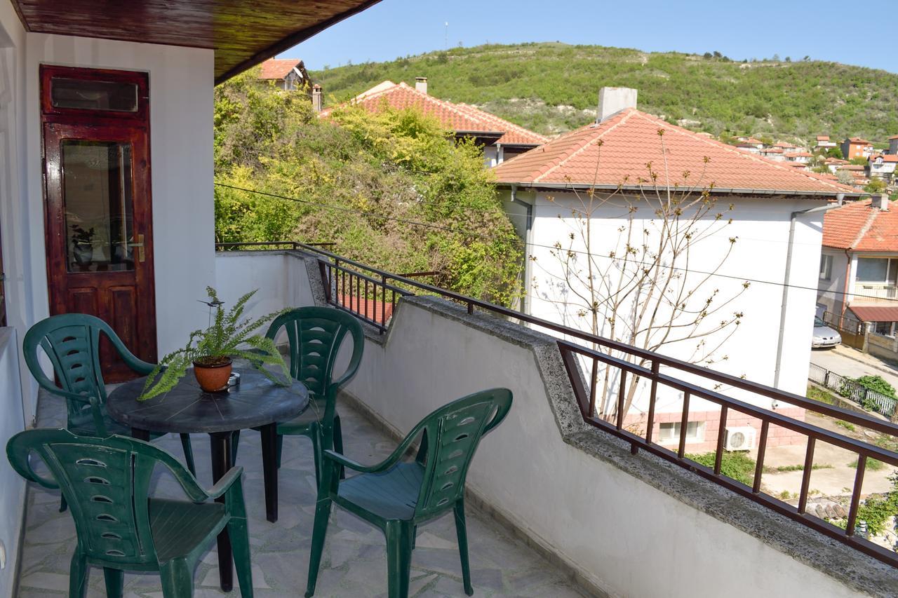 Guest House Villa Katty بالشيك المظهر الخارجي الصورة