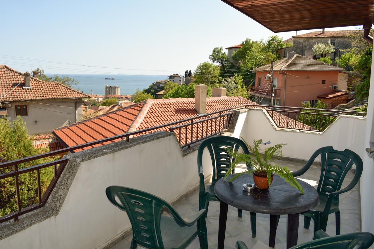 Guest House Villa Katty بالشيك المظهر الخارجي الصورة