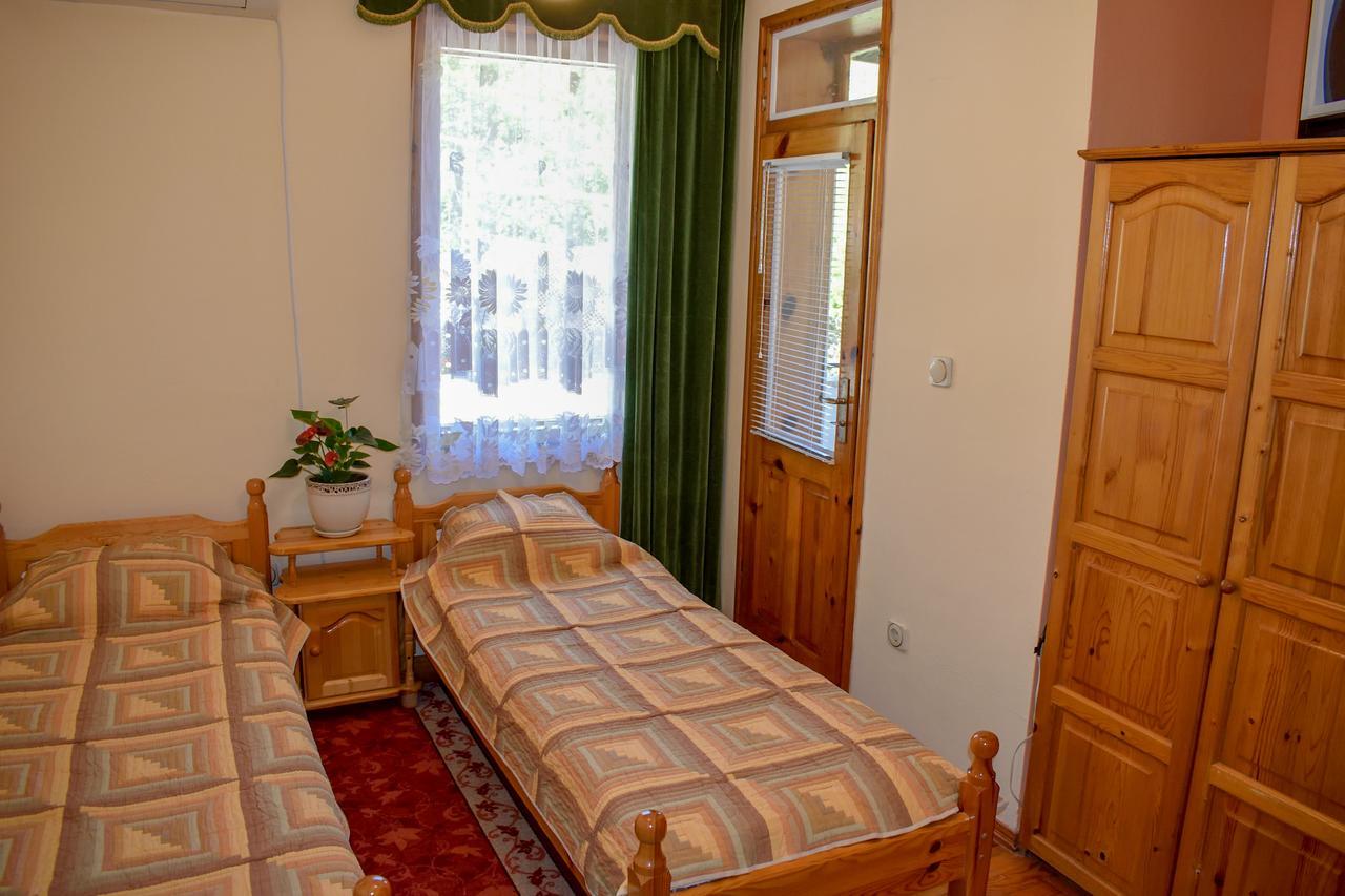 Guest House Villa Katty بالشيك المظهر الخارجي الصورة